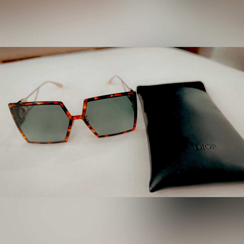 Dior 30Montaigne Sunglasses. Like new!